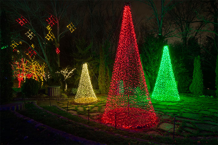 nashville-tree-form-commercial-holiday-lighting