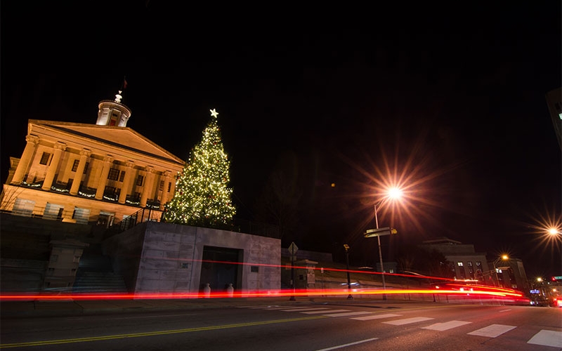 custom-commercial-holiday-lighting-at-the-tn-state-capital_2780